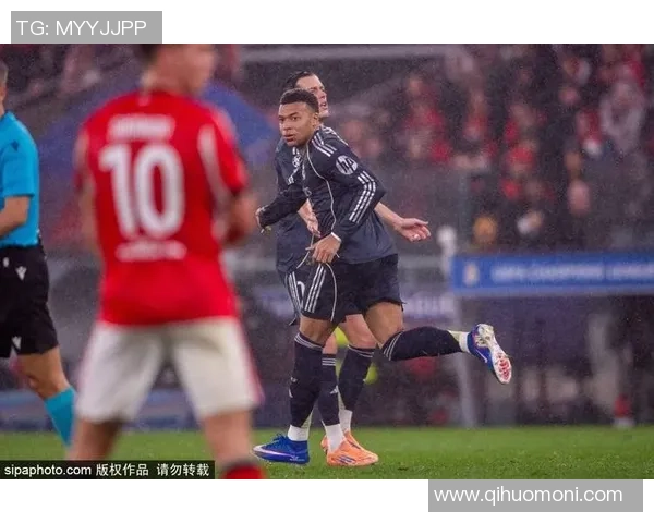 弗拉门戈对阵焦点战役全景解析球队实力较量与赛场胜负走向 弗拉门戈对阵焦点战役全景解析球队实力较量与赛场胜负走向