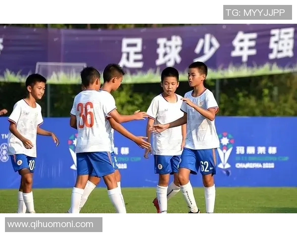 足球明星的奋斗历程与成就：从青涩少年到世界级球员的成长故事